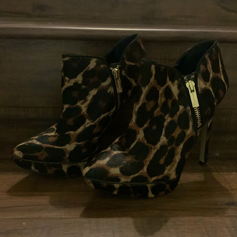 Jessica Simpson Venni-2 Pony